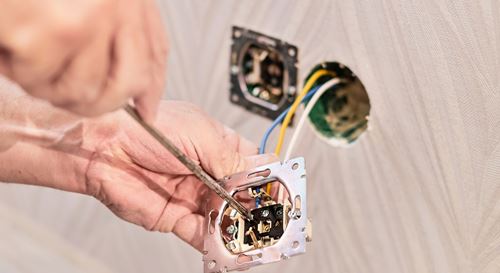 Tomadas, Interruptores e Redes de Comunicação - Eletricista Lisboa